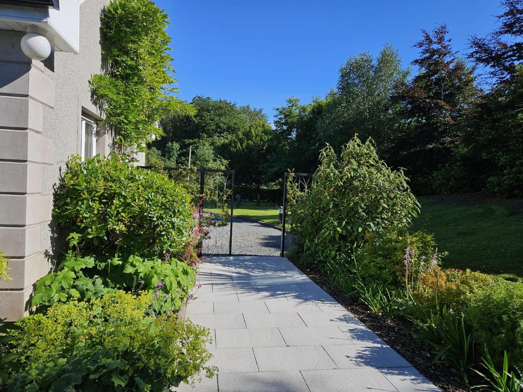 Lynster House Monaghan Exterior foto